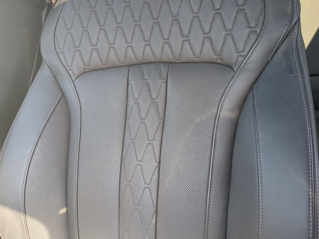 Used 2021 Blue BMW xDrive40i image 24