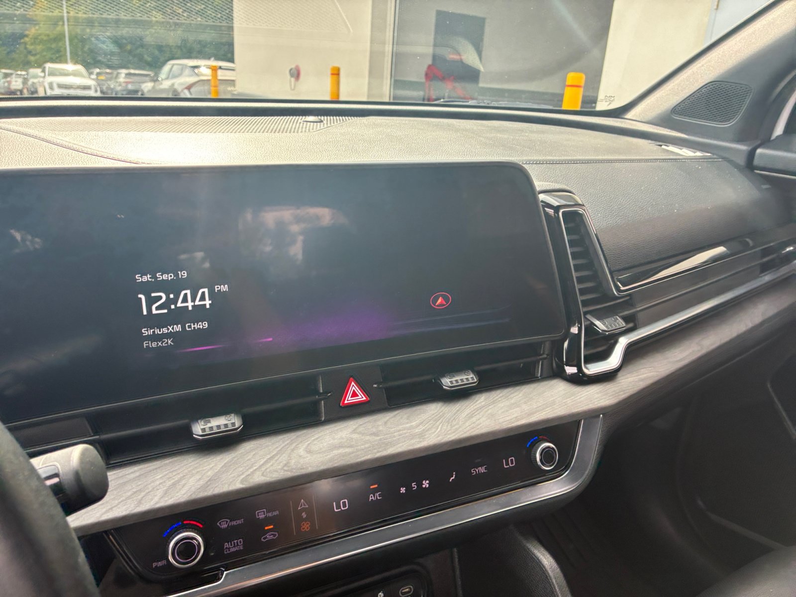 Used 2024 Glacial White Pearl Kia X-Line image 18