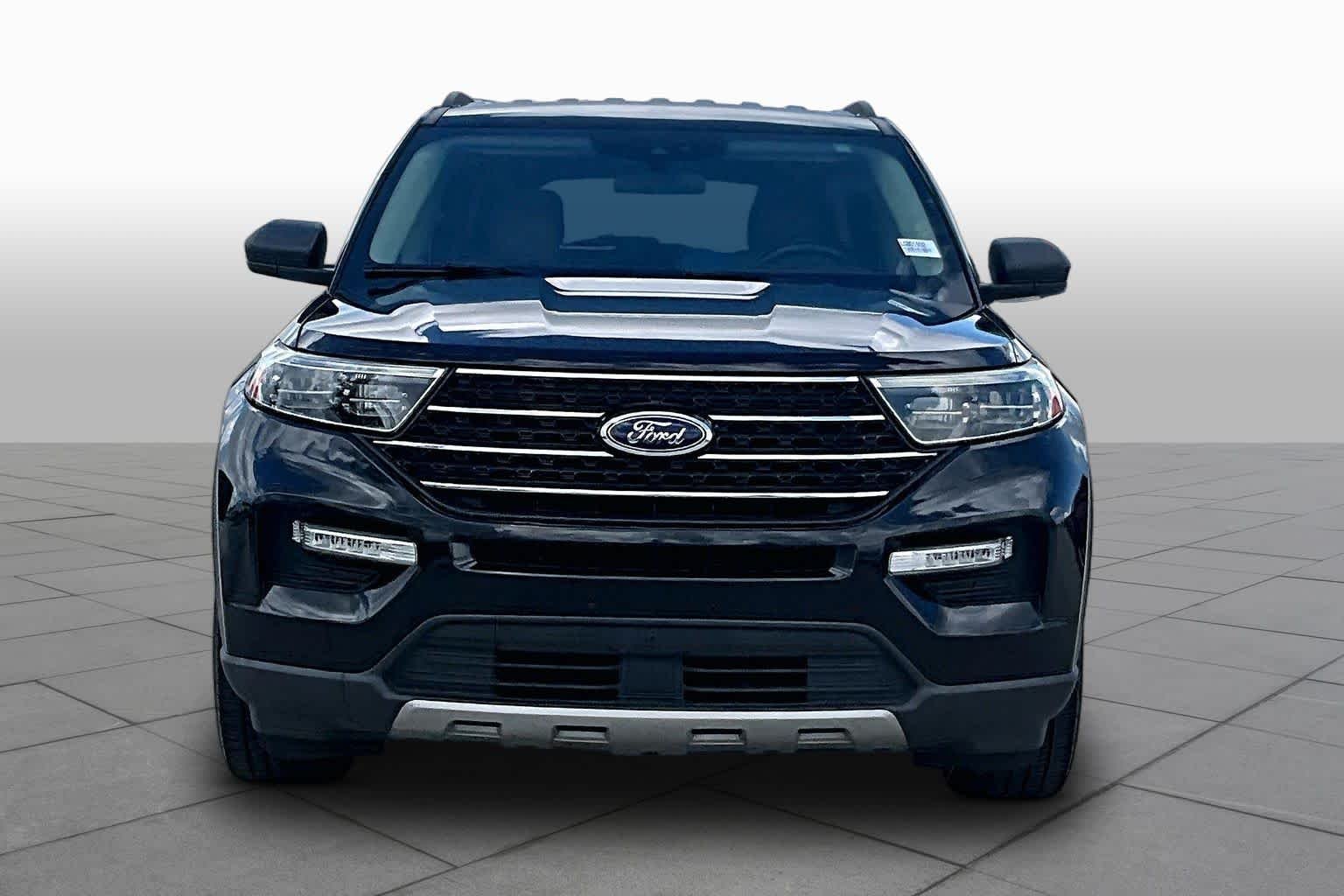 Used 2020 Agate Black Metallic Ford XLT image 3
