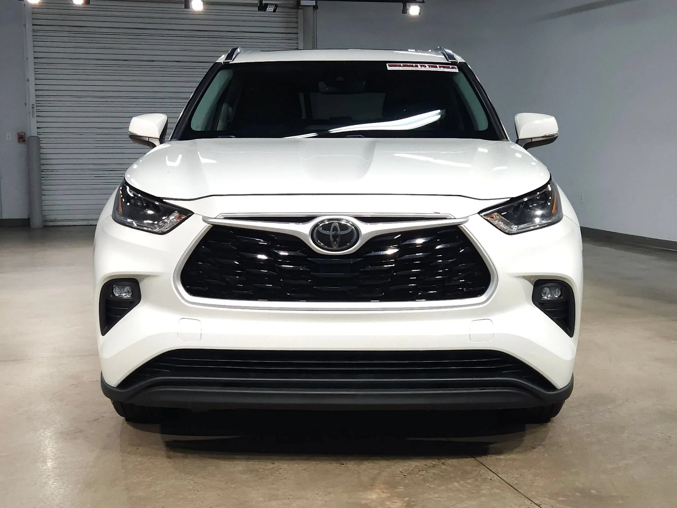 Used 2021 Blizzard Pearl Toyota XLE image 2