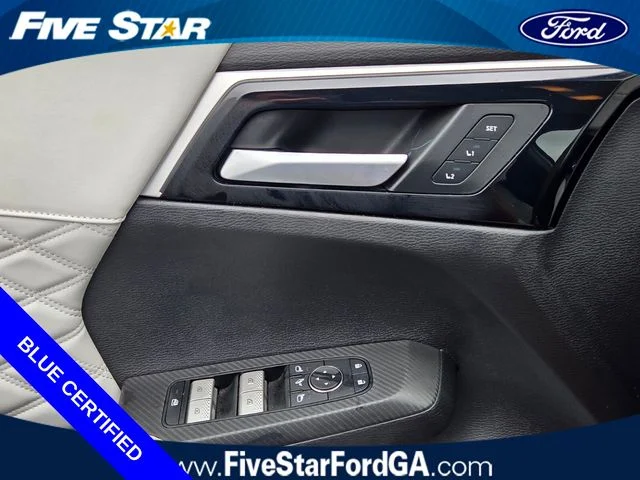 Used 2024 Gray Mitsubishi SEL image 30