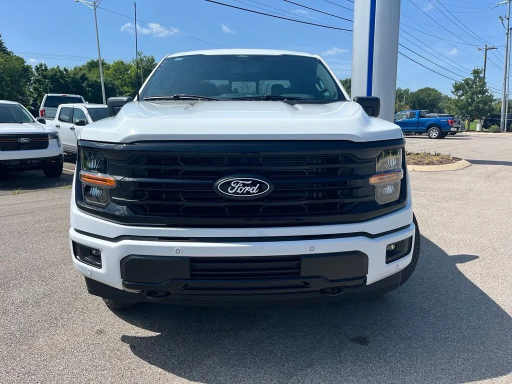 New 2026 White Ford XLT image 2