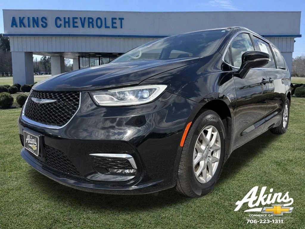 2024 Chrysler Pacifica Touring L's photo