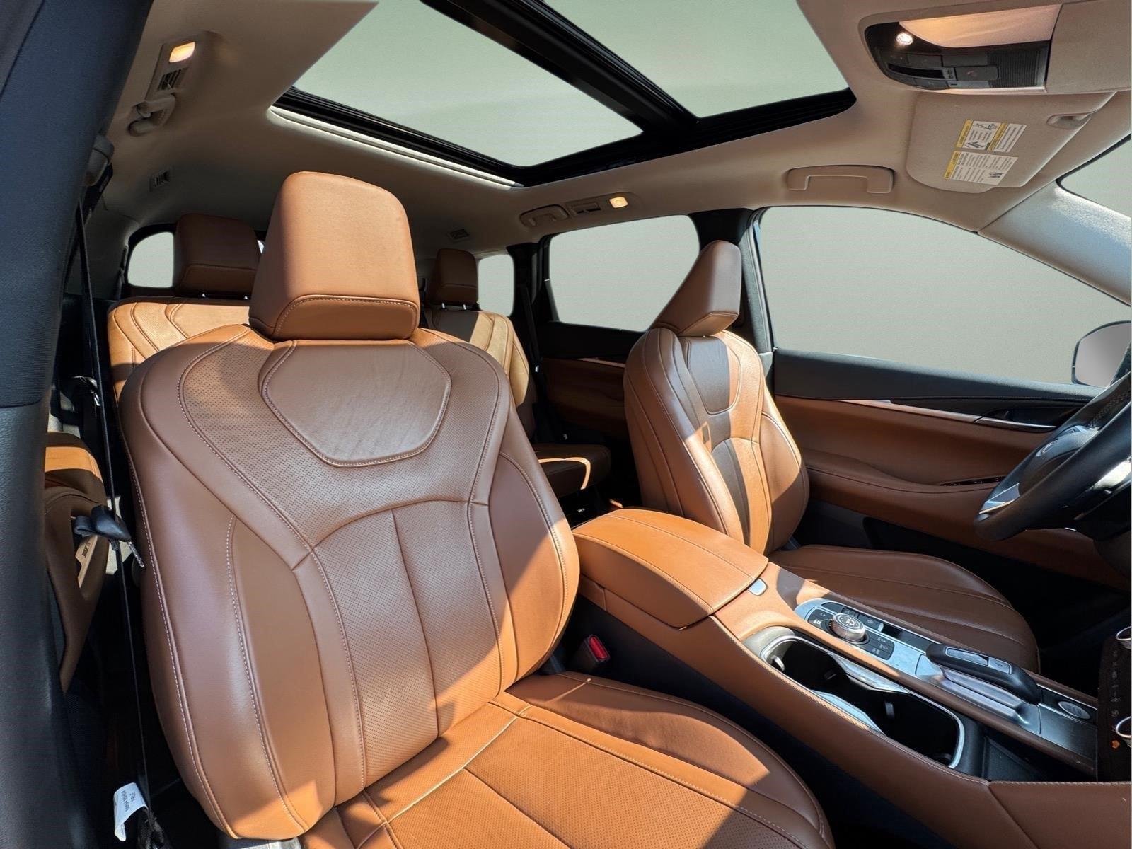 Used 2024 Majestic White INFINITI SENSORY image 11