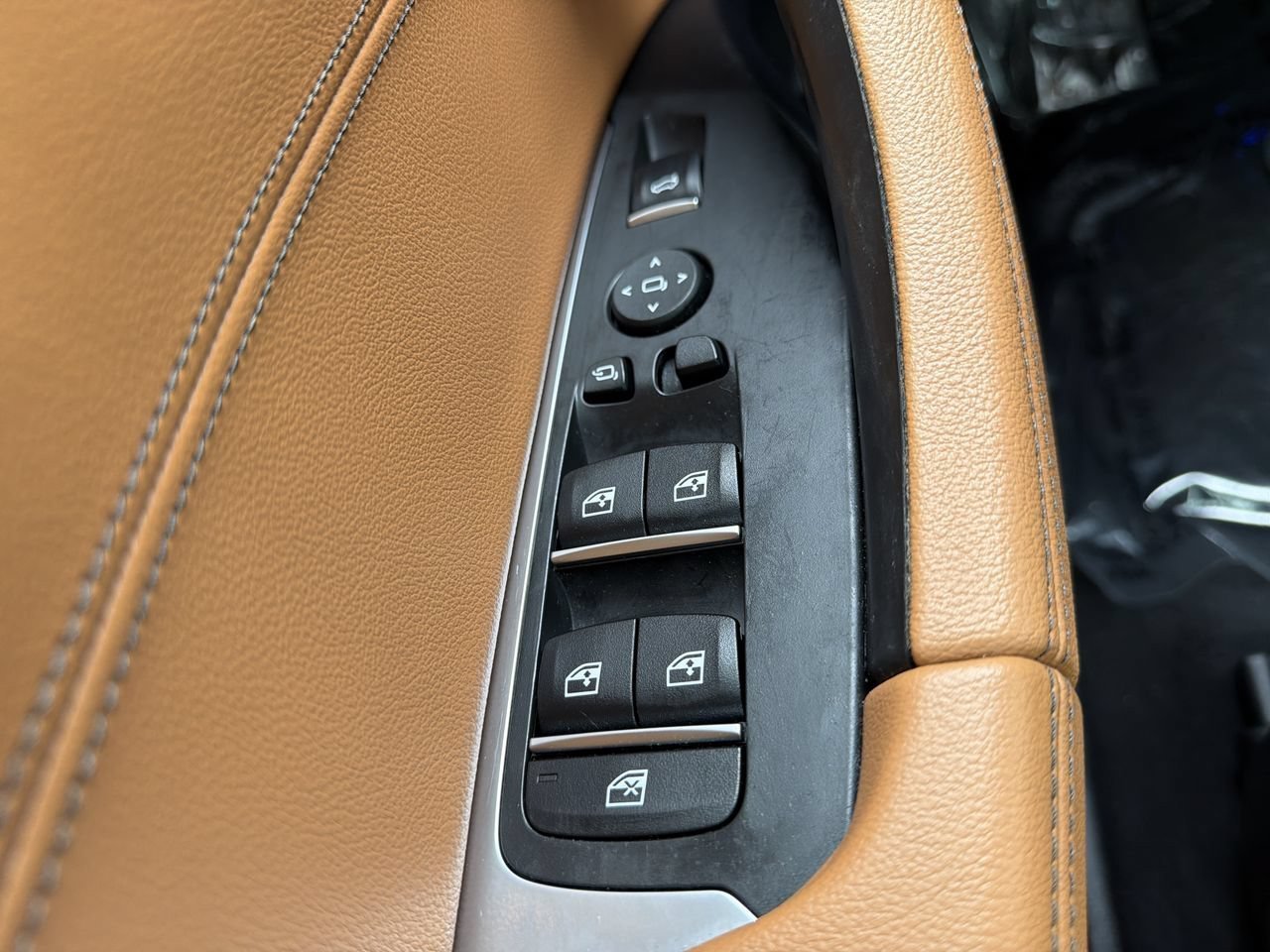 Used 2019 Phytonic Blue Metallic BMW xDrive30i image 19