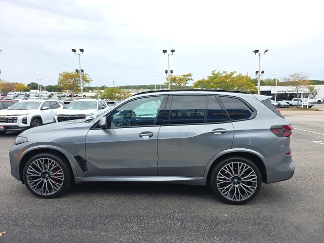 Used 2025 Gray BMW xDrive40i image 4