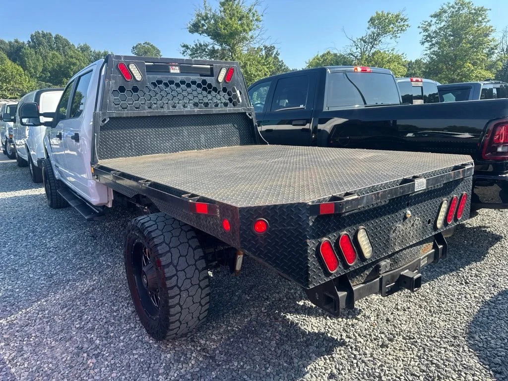 Used 2017 White Ford XL image 4