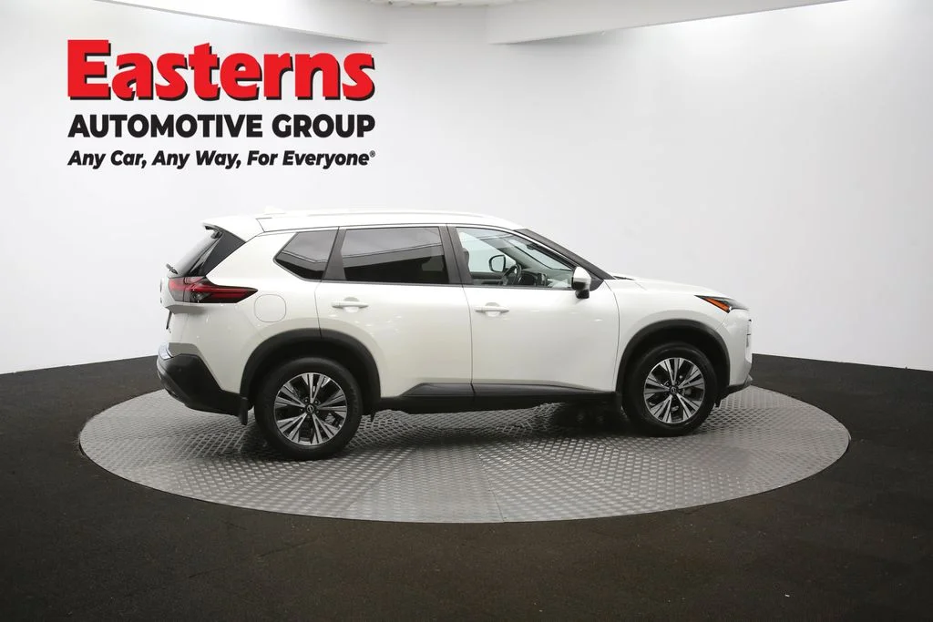 Used 2022 White Nissan SV image 45