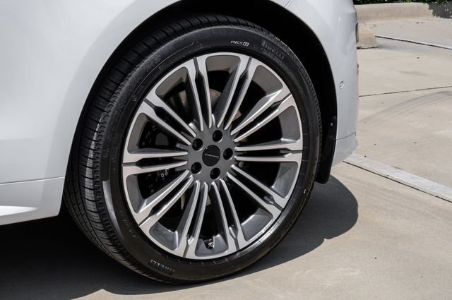New 2026 White Land Rover Dynamic SE image 66
