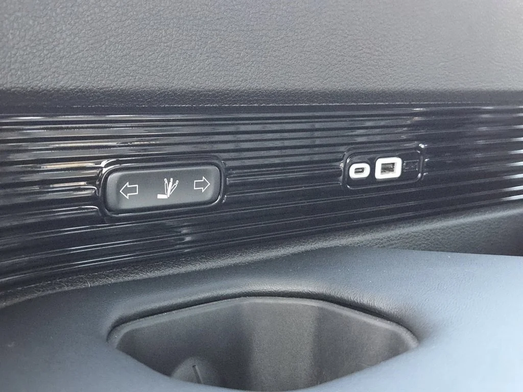 2024 Jeep Grand Wagoneer L Series III - Photo 40
