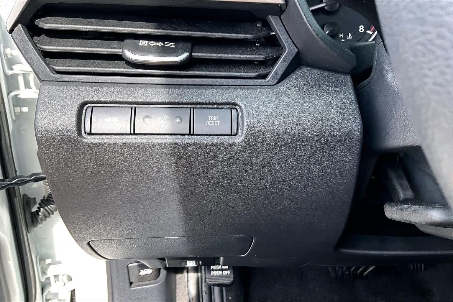Used 2025 Glacier White Nissan SV image 32