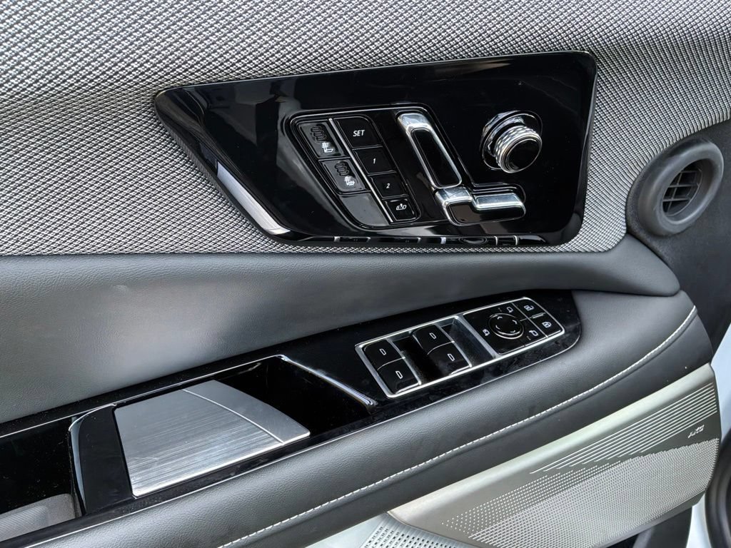 2027 Cadillac OPTIQ Luxury - Photo 26