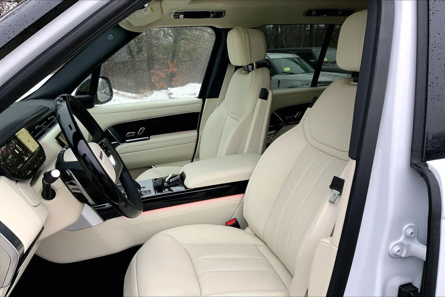 New 2026 Fuji White Land Rover SE image 12