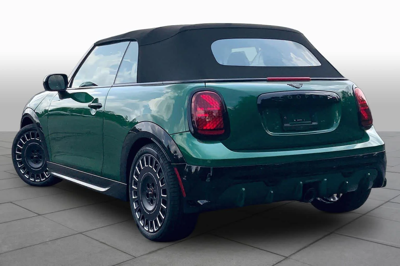 New 2026 British Racing Green IV Metallic MINI Iconic image 12