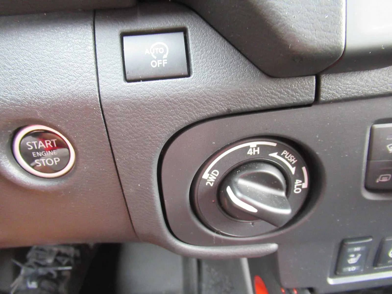 Used 2025 Glacier White Nissan PRO-4X image 34