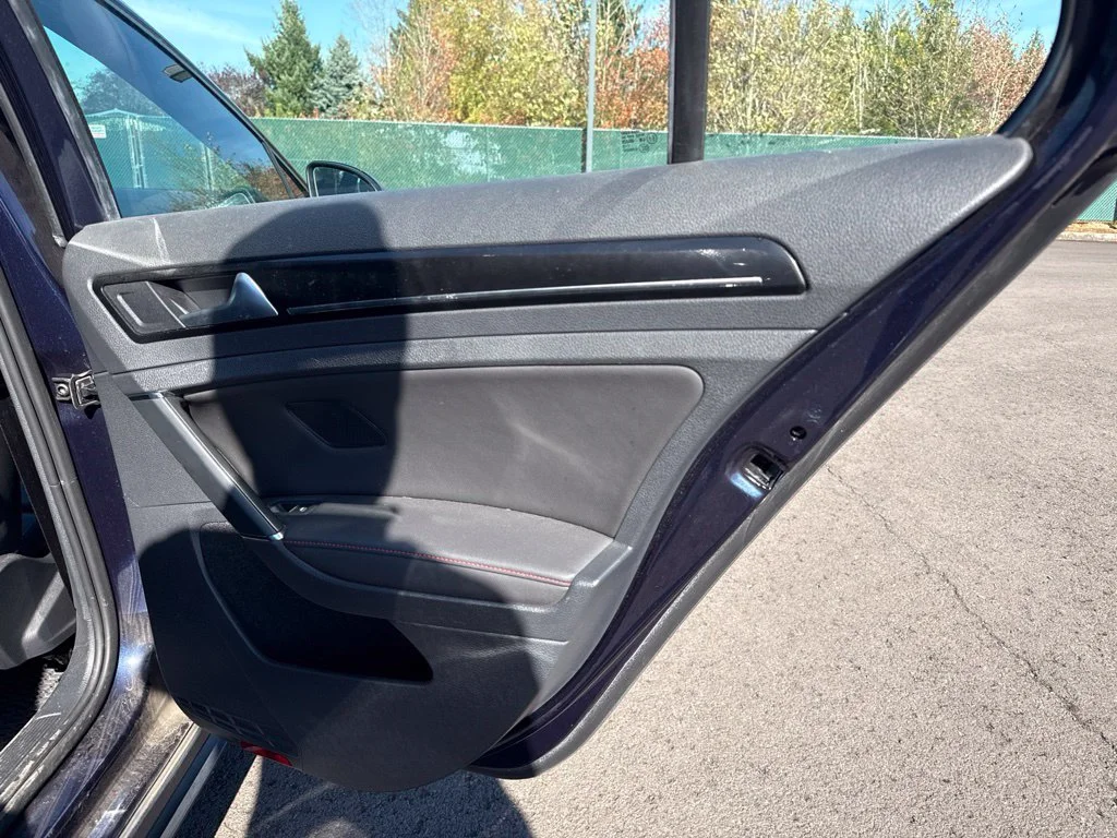 Used 2015 Night Blue Metallic Volkswagen 2.0T SE image 23