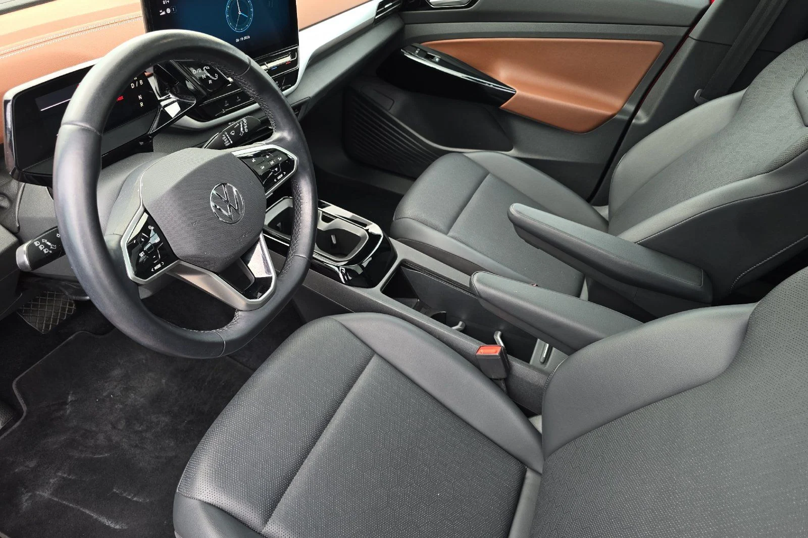 Used 2022 Red Volkswagen Pro S image 9