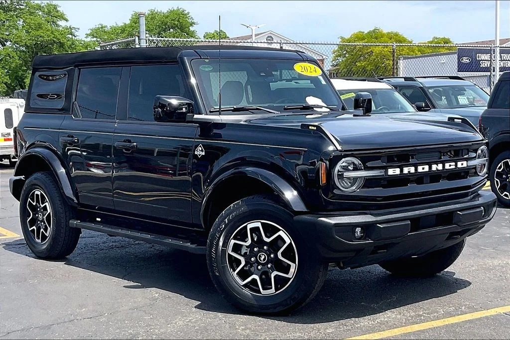 Used 2024 Black Ford Outer Banks image 35