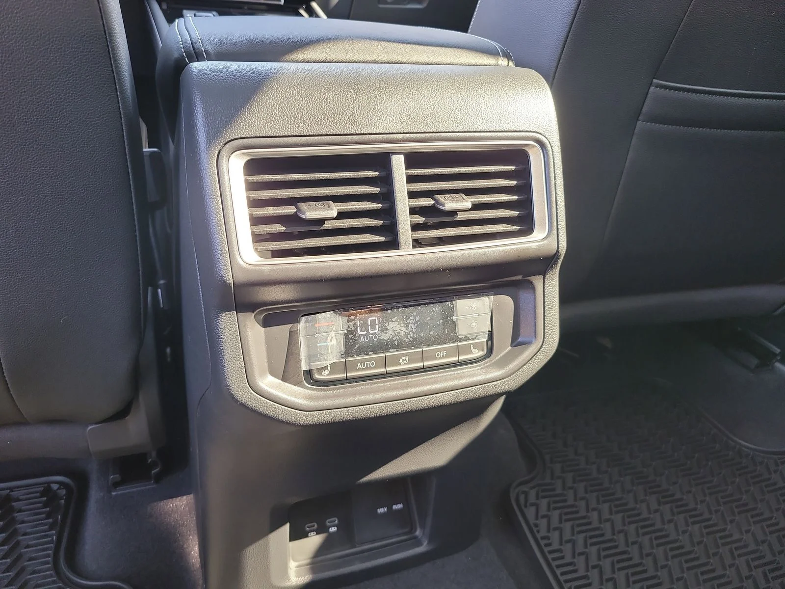 2026 Volkswagen Atlas SEL Premium R-Line - Photo 14
