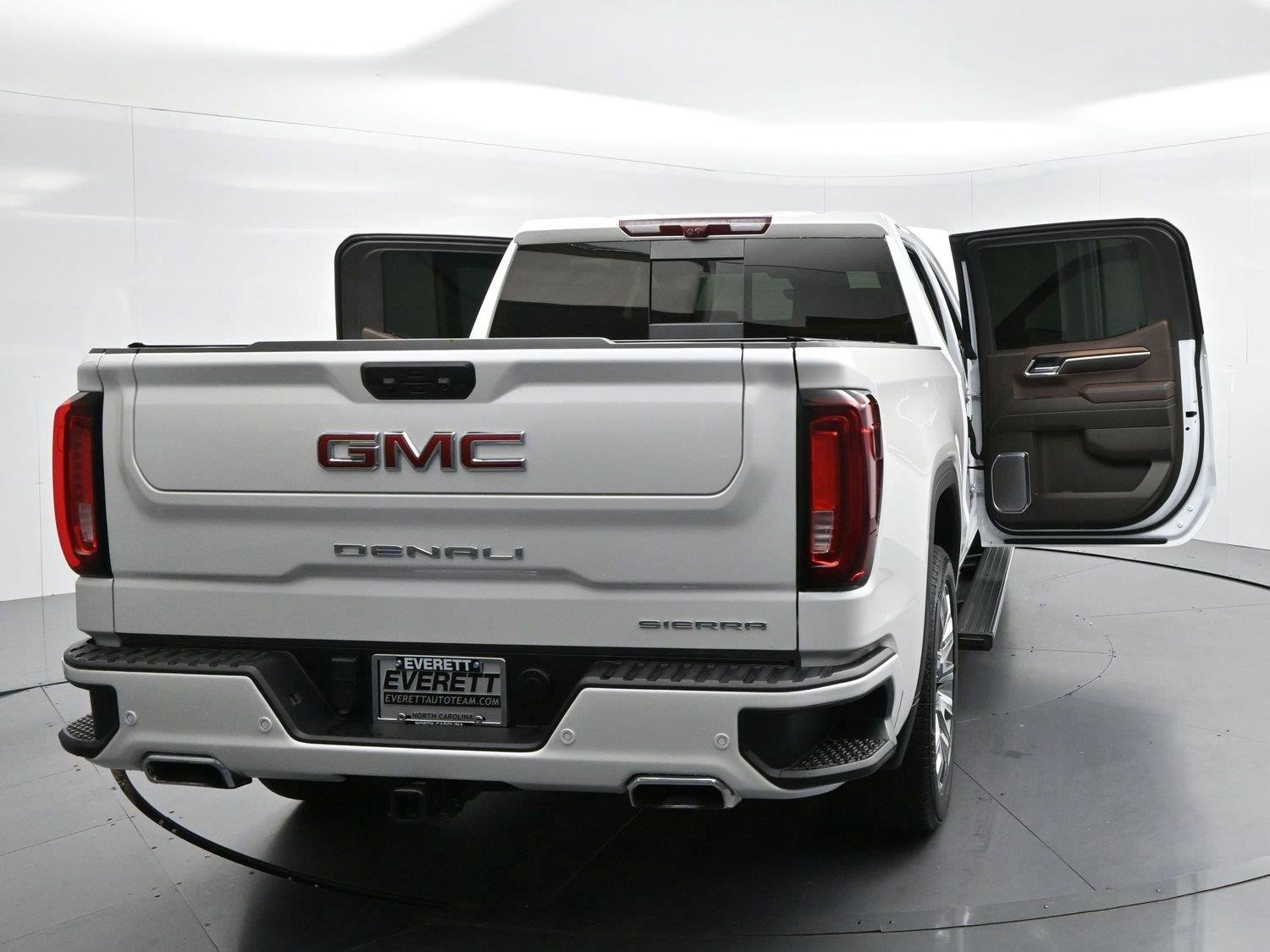 Used 2024 White Frost Tricoat GMC Denali image 44