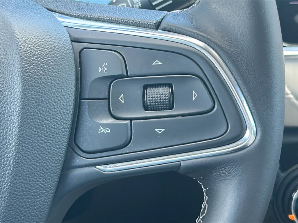 Used 2020 Blue Buick Preferred image 24