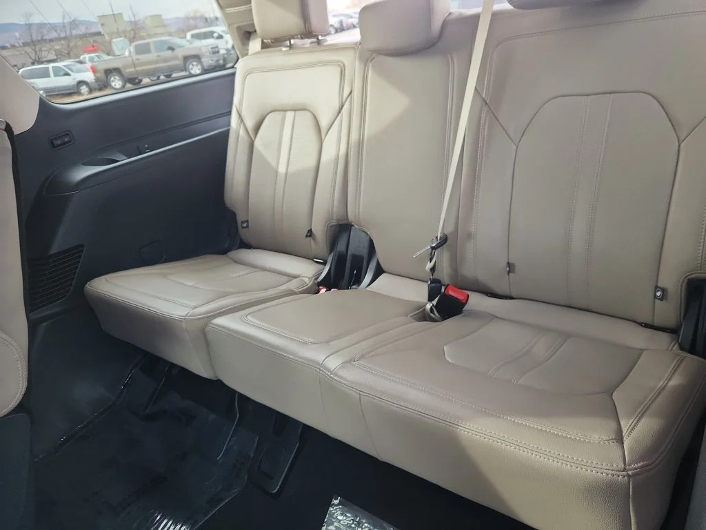 Used 2024 Silver Ford Limited image 11