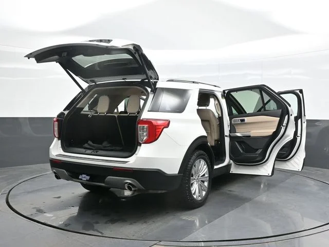 Used 2021 White Ford Limited image 29