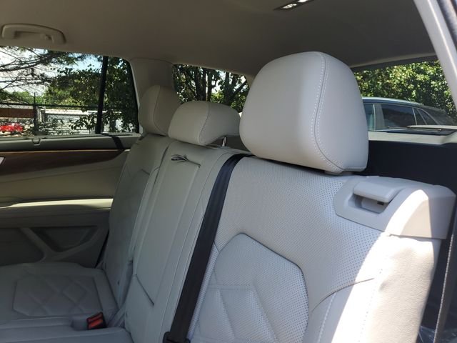New 2026 White Volkswagen 2.0T SE w/Technology image 9