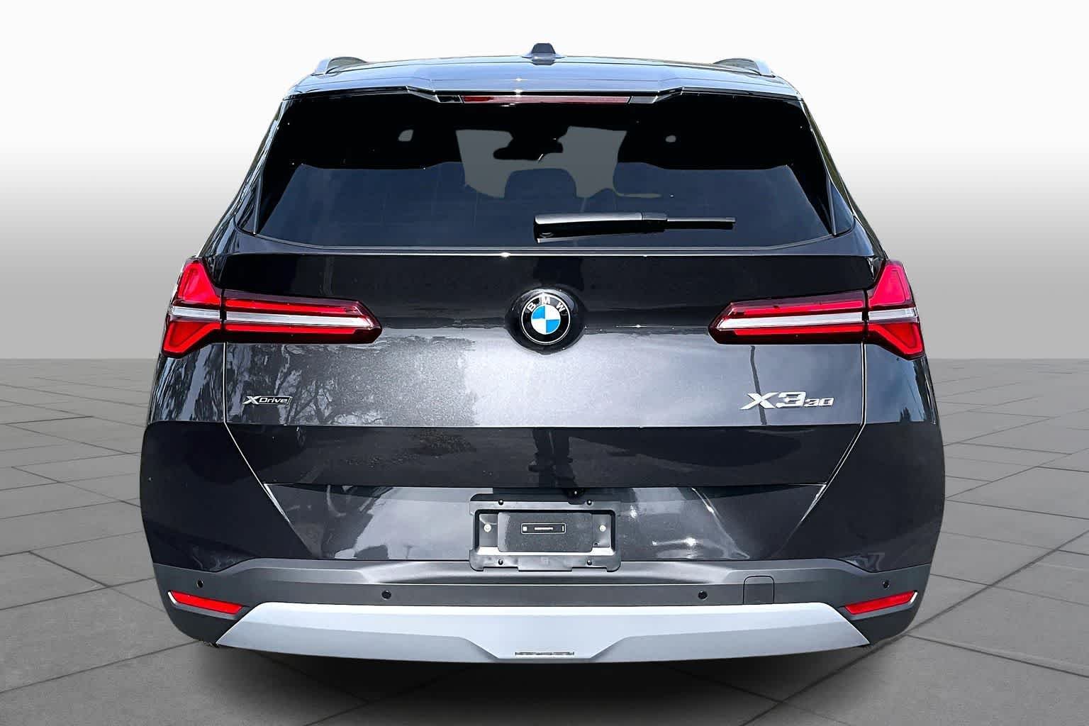 New 2026 Dark Graphite Metallic BMW 30 xDrive image 4