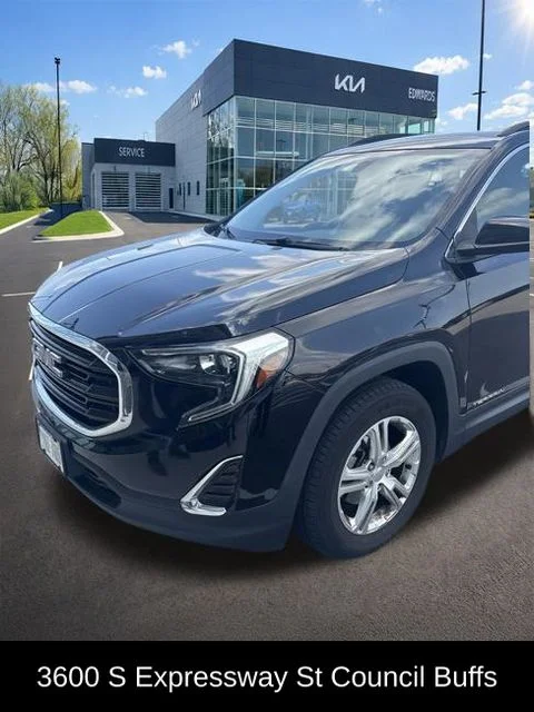 Used 2018 Black GMC SLE image 2