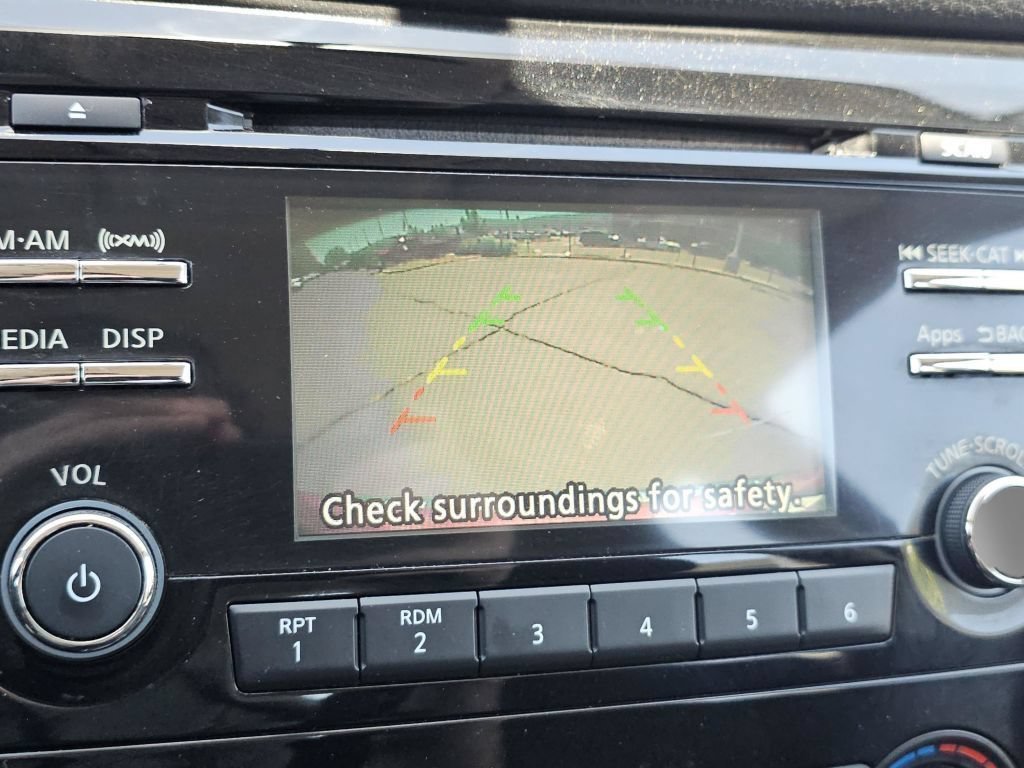 Used 2016 Cayenne Red Nissan S image 8