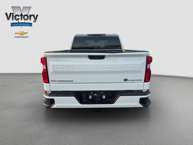 Used 2019 SUMMIT WHITE Chevrolet Custom image 6