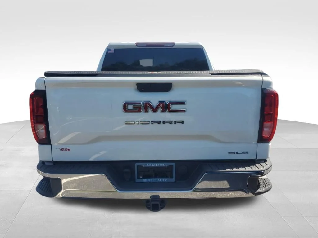 Used 2019  GMC SLE image 4