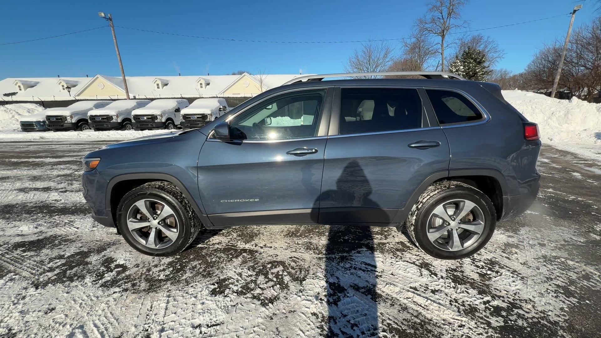 View vehicle photo 5