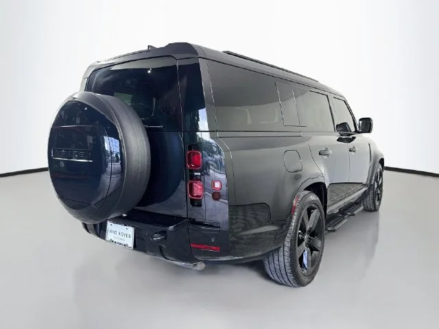 Certified Used 2025 Santorini Black Metallic Land Rover X-Dynamic SE image 5