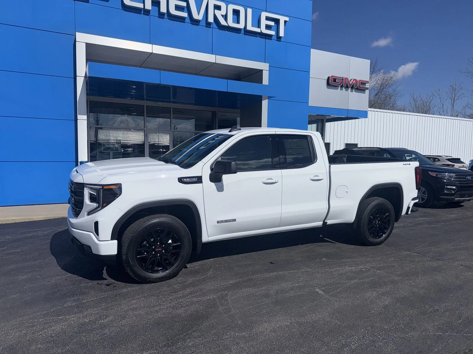 New 2026 Summit White GMC Elevation image 2