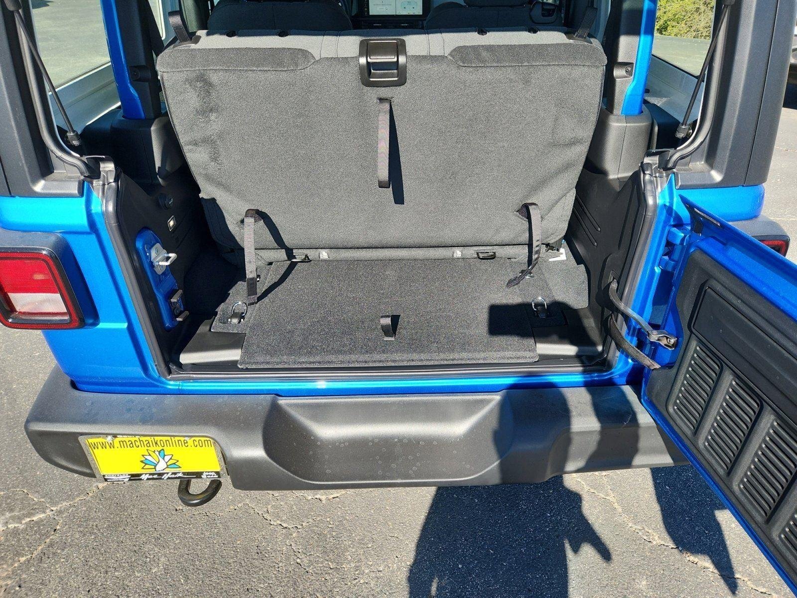 New 2026 Hydro Blue Pearl-Coat Exterior Paint Jeep Sport image 16