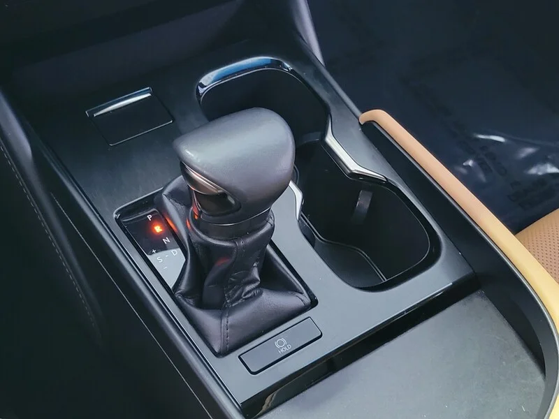 2025 Lexus ES 350 - Photo 27