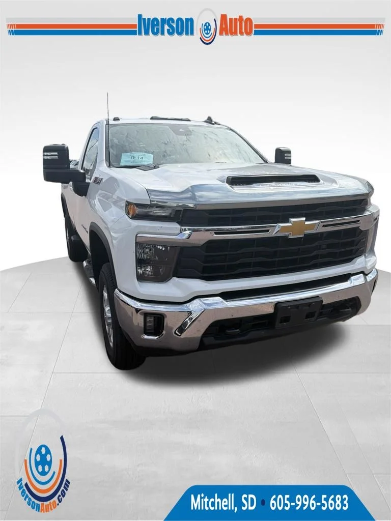 Used 2024 White Chevrolet LT image 4