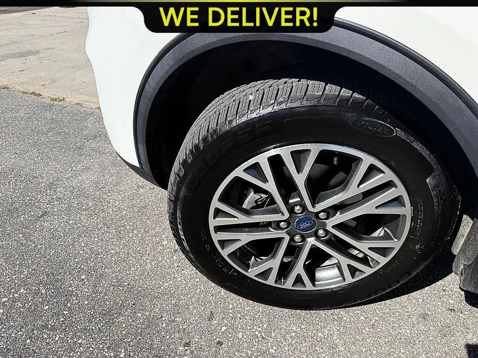 Used 2020 White Ford SEL image 21
