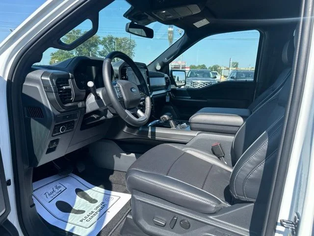 New 2026 Oxford White Ford Lariat® image 31
