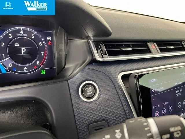 Used 2019 Black Land Rover SE R-Dynamic image 30