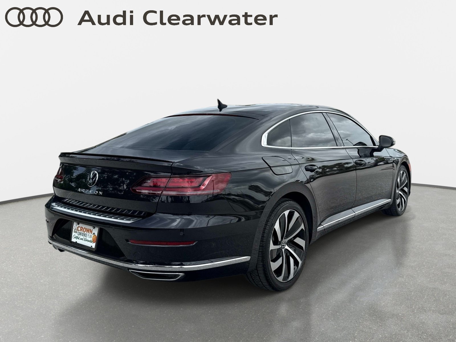 Used 2021 Deep Black Volkswagen SEL R-Line image 4