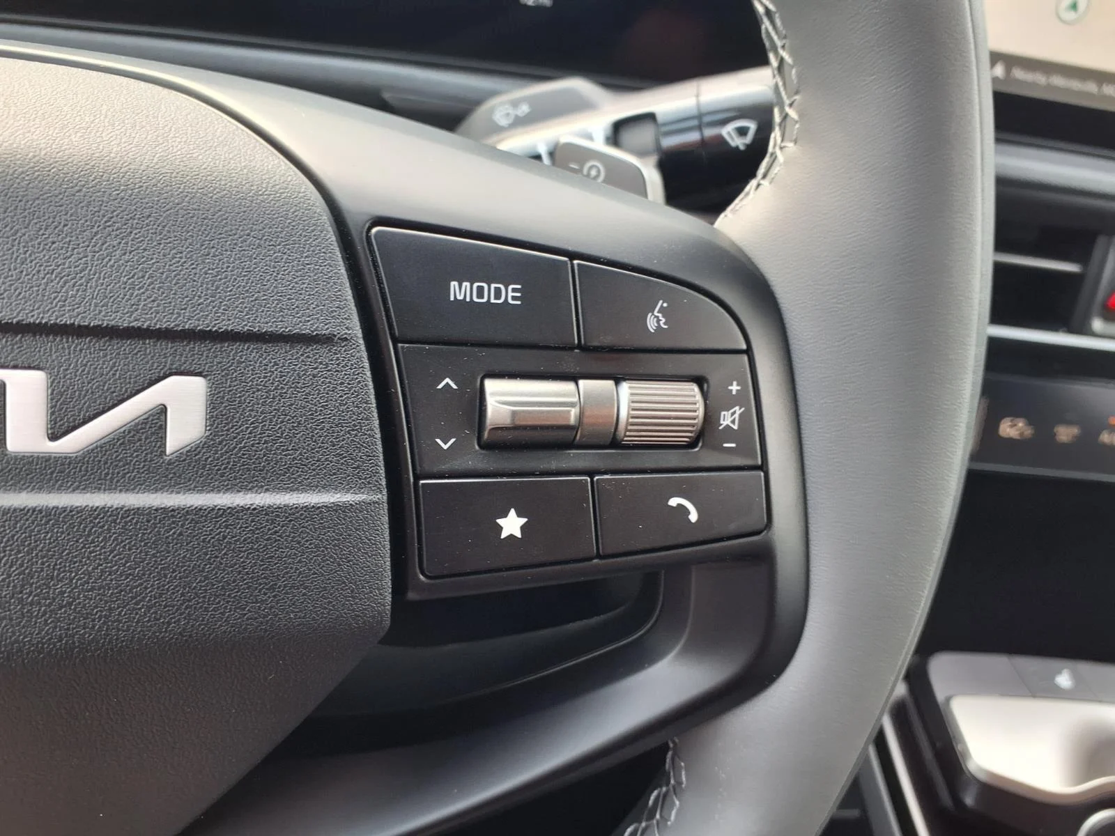 New 2026 Wolf Gray Kia LIGHT image 14