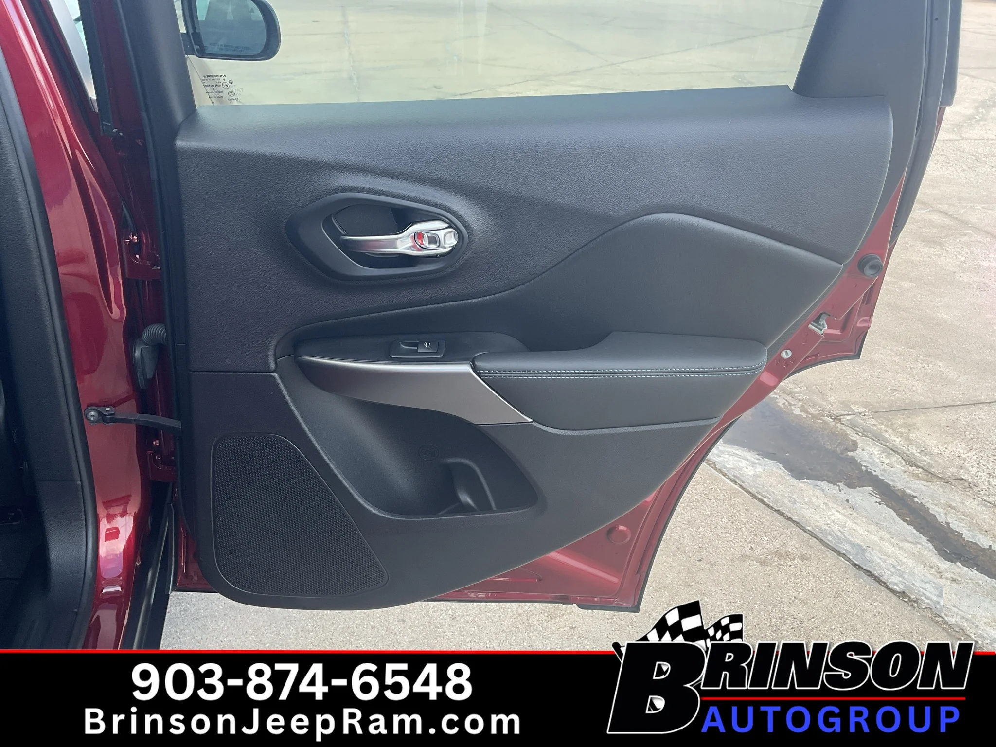 Used 2020 Velvet Red Pearlcoat Jeep Latitude Plus image 19