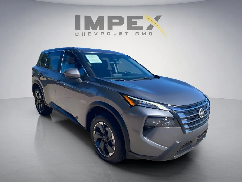 Used 2024 Gray Nissan SV image 7