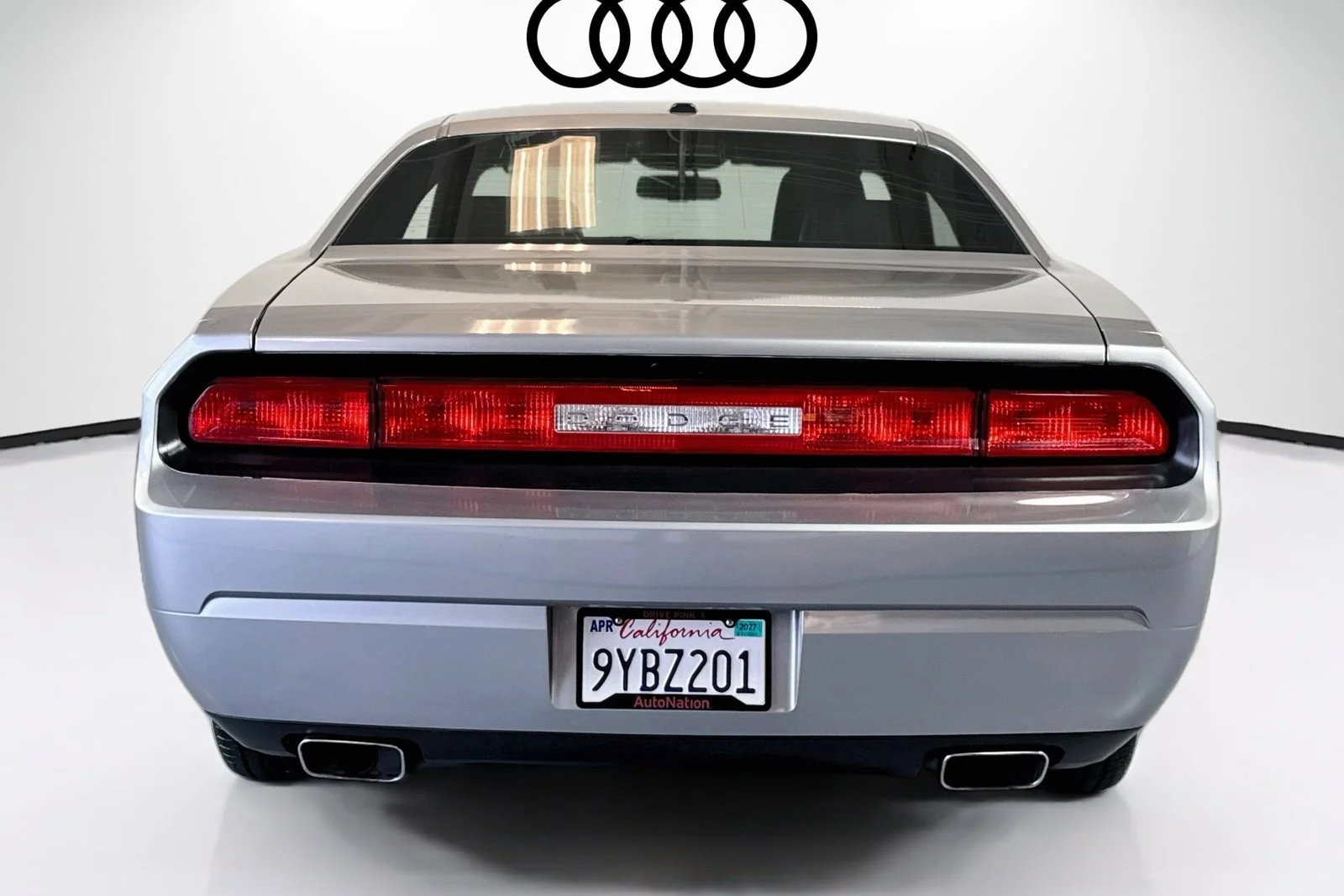 Used 2011 Billet Metallic Dodge  image 6