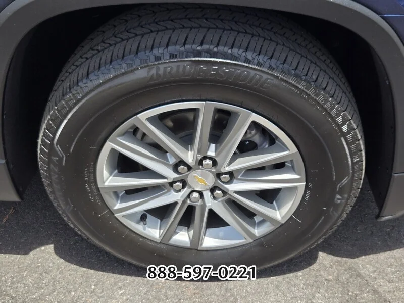 Used 2023 Blue Metallic CHEVROLET LT LEATHER image 21