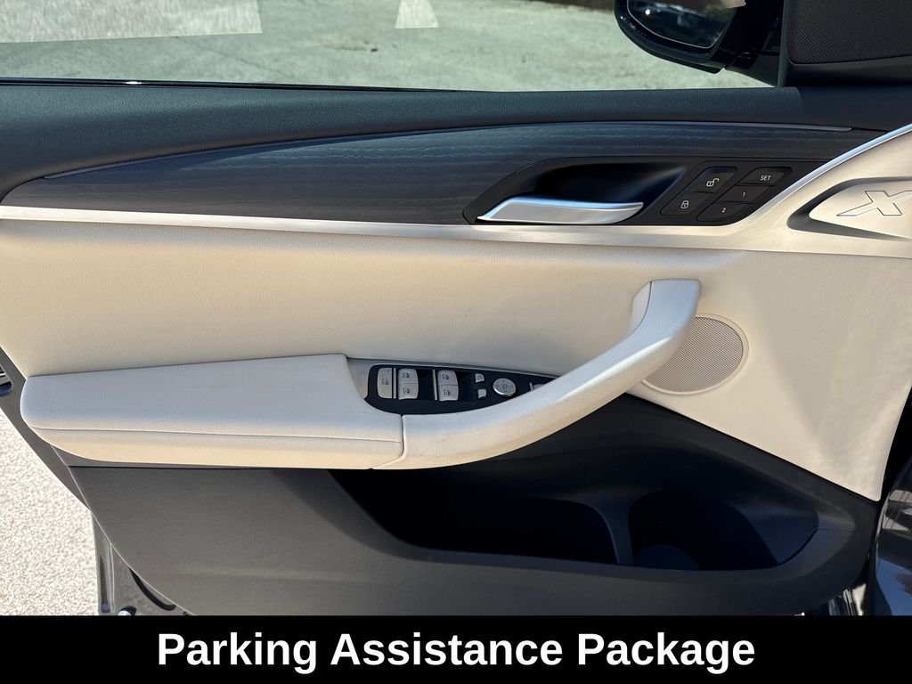 Used 2023 Gray BMW xDrive30i image 14