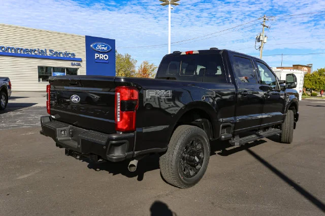 New 2027 Black Metallic Ford XLT image 10